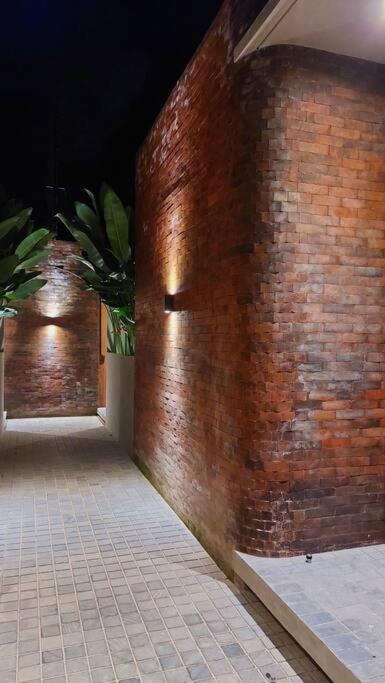 Akhila 5 - 1 Bedroom Modern Tropical At The Heart Of *